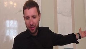 Депутати вчора ходили перелякані під стіною. Я кажу: Надю, якщо ти щось кидатимеш, хоч попереджай, - Парасюк про зброю в сумочці Савченко. ВIДЕО
