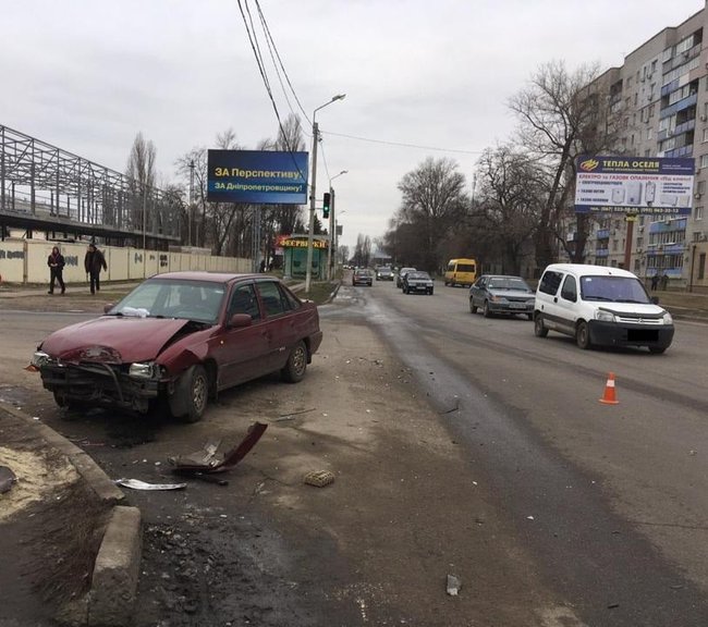 На Дніпропетровщині військовослужбовець спровокував ДТП, в якій загинула 2-річна дитина, - прокуратура 01