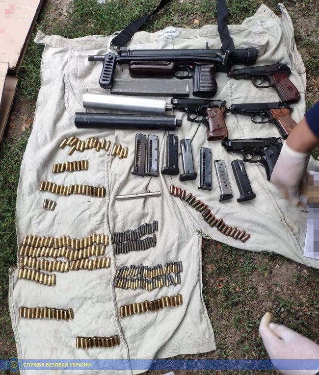 Групу торговців зброєю затримано на Полтавщині, - СБУ 01 Групу торговців зброєю затримано на Полтавщині, - СБУ 01