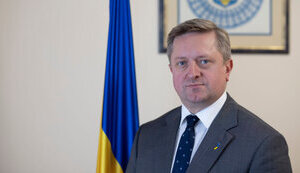 Посол Василь Зварич про оформлення документів за кордоном