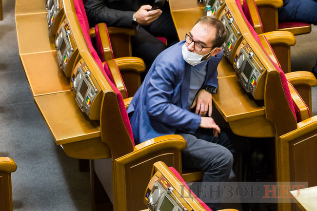 Книга про чекістів для Папієва, Шуфрич обговорює купівлю картини, слуги народу обурюються через протести ФОПів: 100% це охлократія, - день роботи ВР 4 грудня 02