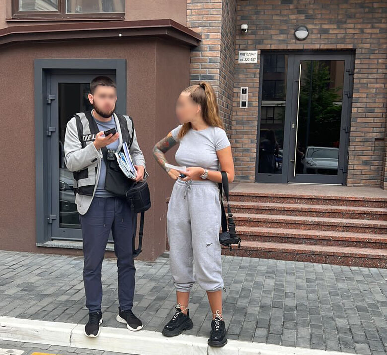 У Києві викрито сутенерів, які втягнули у заняття проституцією понад 100 жінок 01