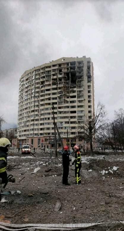 Російські окупанти нанесли ракетний удар по житловим будинкам у центрі Чернігова: И это они, бл#дь, не бомбят дома жилые?! Это п#здец! 06