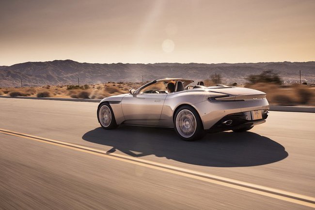 Aston Martin представила новый кабриолет за $211 тысяч 02