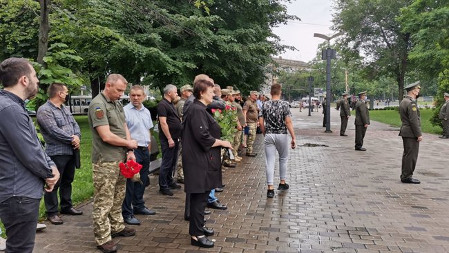 С погибшим в зоне ООС военным медиком Юрием Письменным простились в Днепре 06