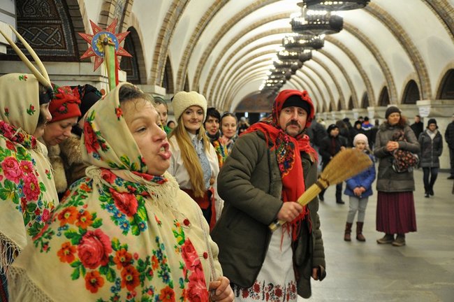 Водіння кози та маланкування, - в центре Киева отметили старый Новый год 04