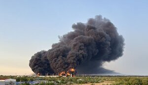 Наслідки атаки ЗСУ на нафтобазу в Енгельсі та завод у російських Чебоксарах. СУПУТНИКОВІ ФОТО
