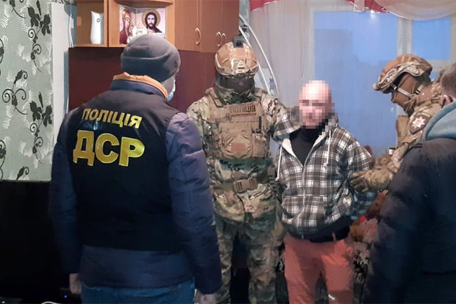 Задержана банда фальшивомонетчиков, занимавшаяся подделкой 500-гривневых купюр, - Нацполиция 01