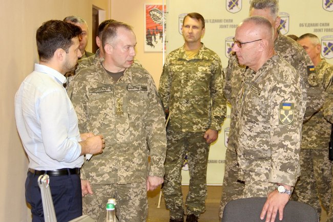 Zelenskyi visits frontline positions in Donbas 15