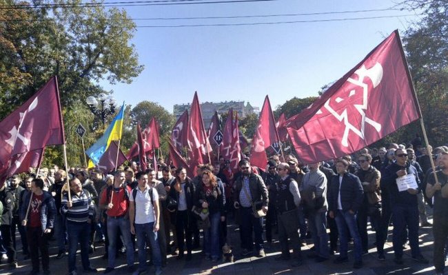 У Києві відбувся марш за право на самозахист 01