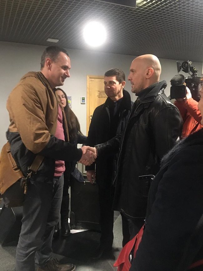 Сенцов прибыл на реабилитацию в Латвию 01