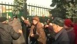 Штурм Рады: среди милиции есть пострадавшие. Спецназ перекрыл подходы, толпа кричит "Позор!"