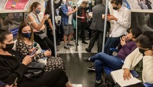 COVID-19 не отступит, пока 90-95% населения Земли не приобретет иммунитет, - Bloomberg