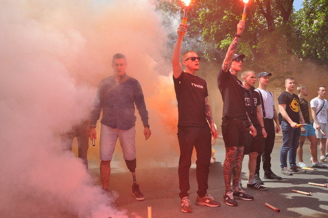 Київ запитує: хто замовив Катю Гандзюк? Активісти прийшли до Адміністрації Президента 14 Київ запитує: хто замовив Катю Гандзюк? Активісти прийшли до Адміністрації Президента 14