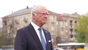 Король Швеции Карл XVI Густав прибыл в Украину: вместе с Зеленским почтили память павших воинов. ВИДЕО