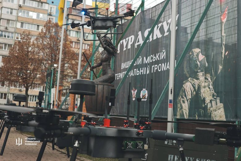 Символ страху для окупантів: на Київщині з’явився пам’ятник дрону 