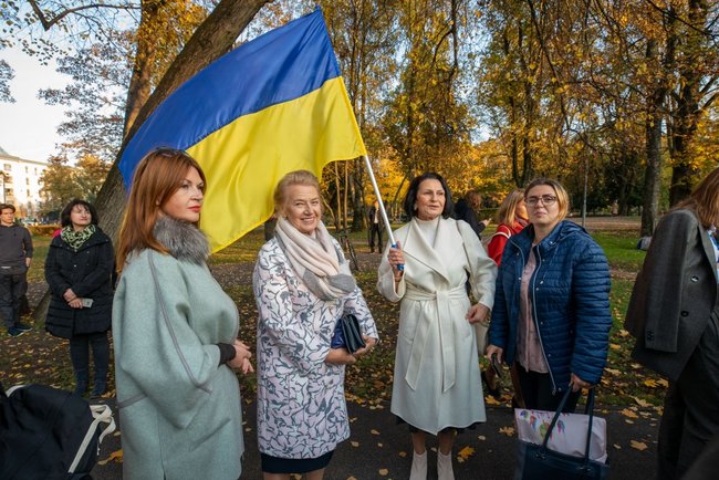 Зеленский пообщался с украинской диаспорой в Латвии 03
