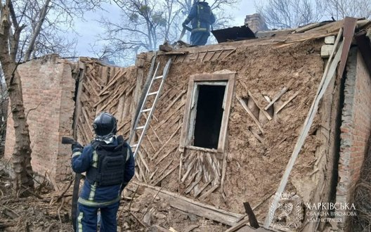 Жінка і троє поліцейських поранені внаслідок атаки ворожого БпЛА на Чугуїв, пошкоджено об’єкт критичної інфраструктури