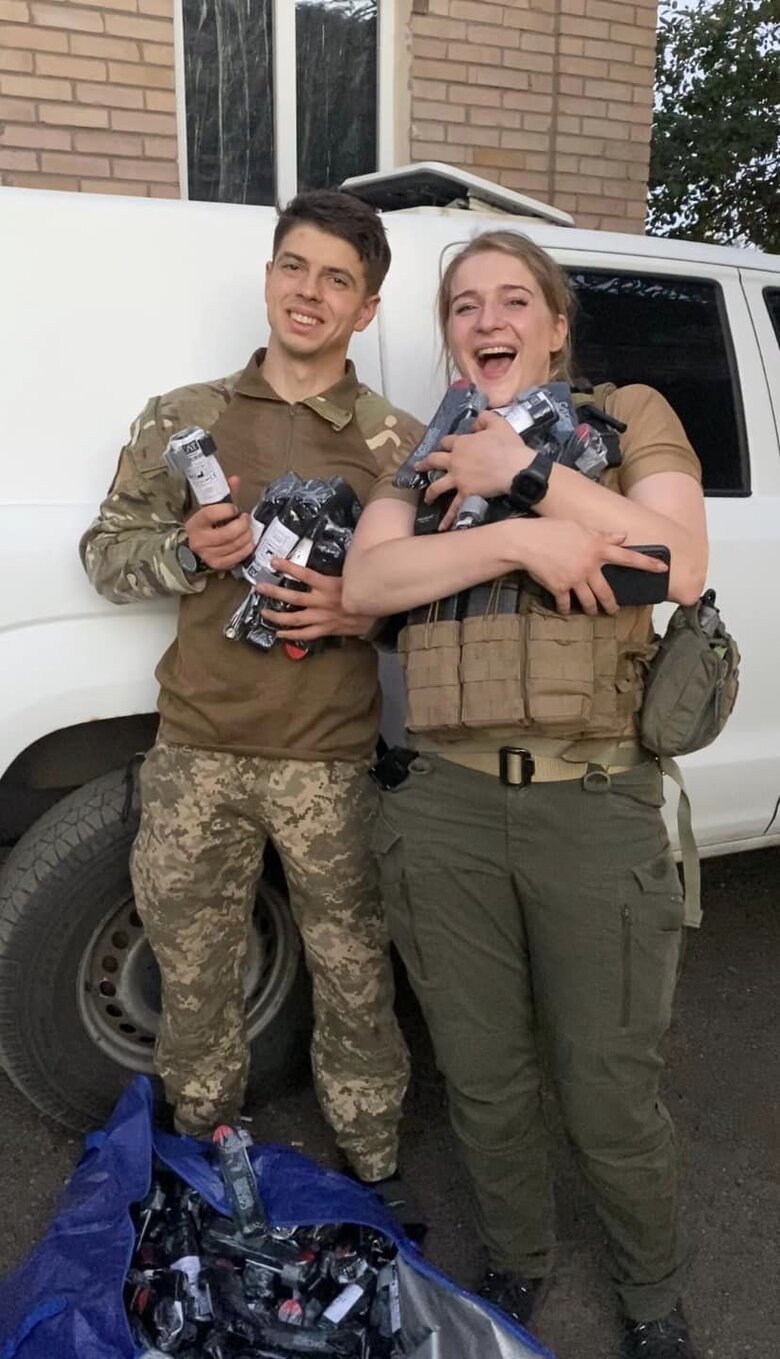 Медична інструкторка Марія Назарова: Якщо начмед каже: не вий*буйтесь, беріть що дають, - він мислить, як русня. Якщо командир боїться написати рапорт про неякісні аптечки - він поводиться, як русня 07