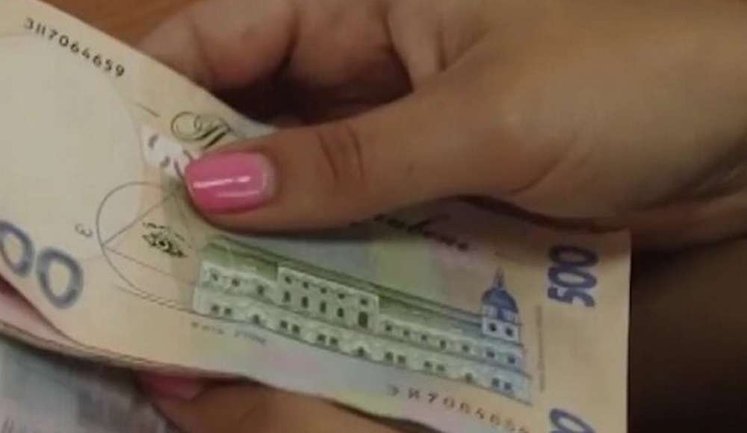 Ховали 1,35 млн грн хабаря: невістці та колезі посадовиці ГУ ДПС Сумщини повідомили про підозру, - САП