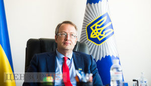 "Следствие не исключает, что Рокелли мог пасть жертвой провокации со стороны руководства боевиков, в том числе Гиркина", - замминистра внутренних дел Антон Геращенко о деле нацгвардейца Маркива