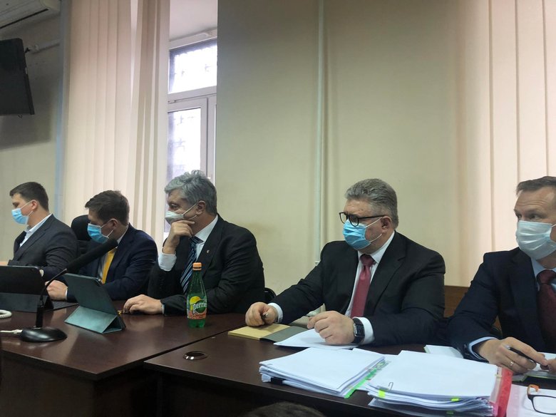 Poroshenko arrives at Kyivs Pechersky court for hearing on restraint measure 06