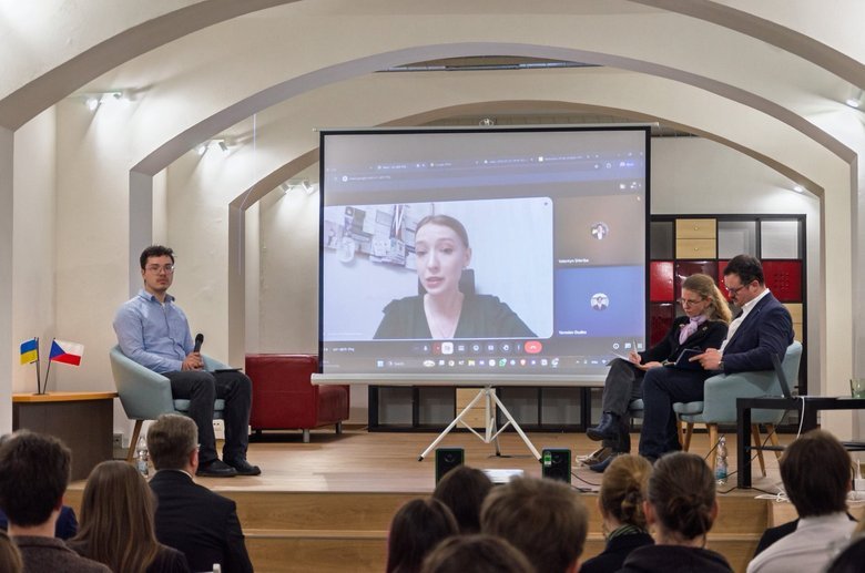 У Празі підняли питання депортації українських дітей та злочинів РФ