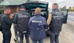 Близько 100 машин завезли як "гуманітарку для ЗСУ": на Волині викрили схему продажу авто. ФОТОрепортаж