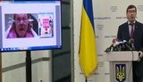 "Я також знаю прекрасний фільм - "Скинь маму з поїзда"", - Луценко відповів Тимошенко, яка порівняла його і Порошенка з героями фільму "Тупий та ще тупіший". ВIДЕО