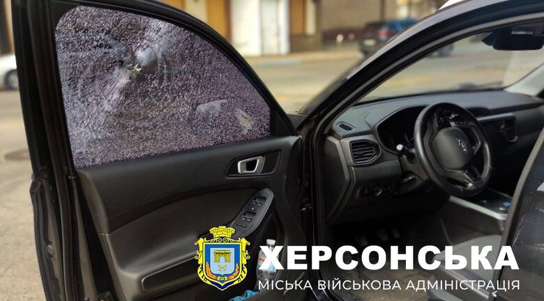 У Херсоні пошкоджено авто медслужби