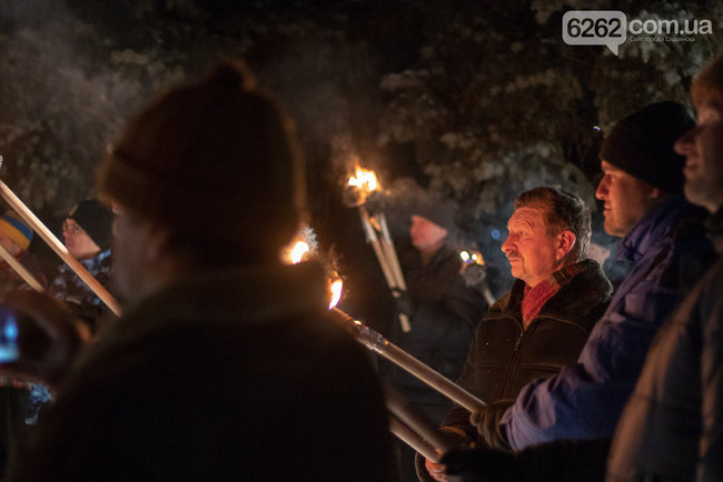 Факельный марш прошел в честь дня рождения Бандеры в Славянске 01 Факельный марш прошел в честь дня рождения Бандеры в Славянске 01