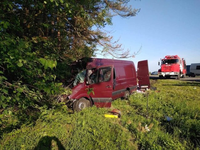Six persons died, two received injuries in car crash in Lviv region this morning, - media 01