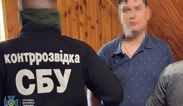 У Хмельницькому затримали 22-річного агента ФСБ, який наводив російські удари по місту. ФОТОрепортаж