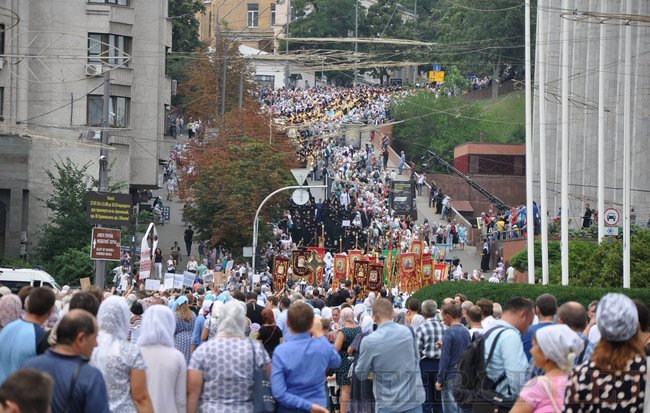 Онуфрій, Новинський, Бойко і віряни: як УПЦ МП хресну ходу проводили 39