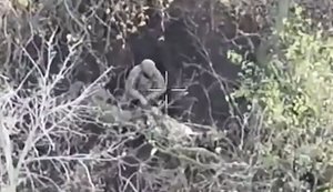 Дрони 82-ї бригади знищили 3 ББМ окупантів біля мосту. ВIДЕО