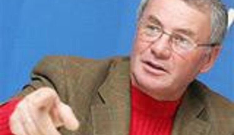 БЮТ: "Украине грозят уличные противостояния - она не потерпит официальный статус русского языка"