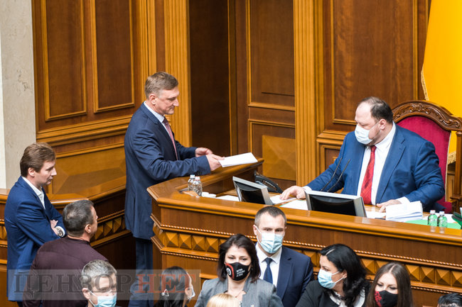 Присяга Аксенова под крики Ганьба!, беседа Власенко и Шуфрича, сообщение Шахову: Сергуня камасутру забрать? Или будешь изучать?, - работа ВР 19 мая 21