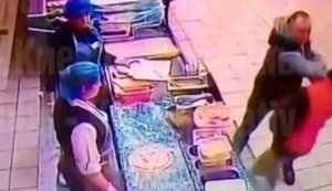 Під час конфлікту в київському супермаркеті покупець одним ударом убив іншого. ВIДЕО камер спостереження