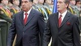 Ющенко встретил Президента Таджикистана на площади перед Секретариатом и увел его в Дом с химерами