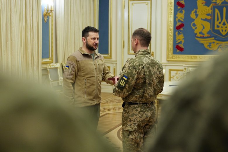 Зеленський нагородив 7 працівників НАБУ, які відзначилися в боротьбі з російськими окупантами 01