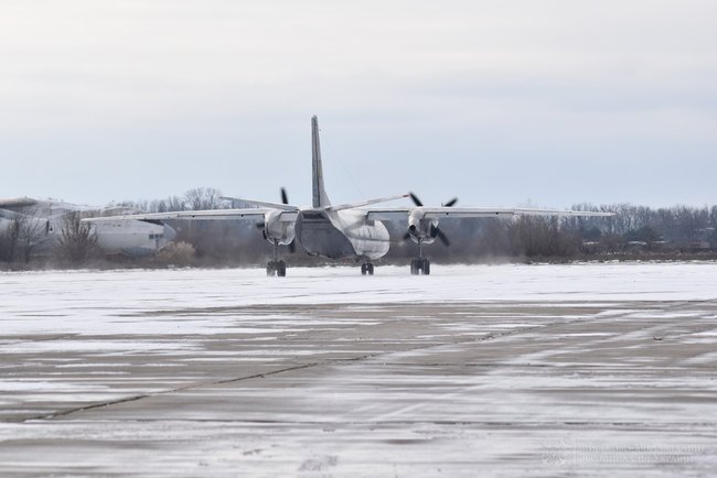 На Миколаївщині льотчики морської авіаційної бригади ВМС відпрацювали евакуацію постраждалих та десантування 04