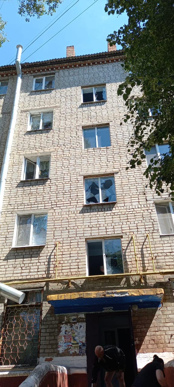 Российские оккупанты нанесли авиаракетный удар по Краматорску, предварительно без жертв, - мэр Гончаренко 02