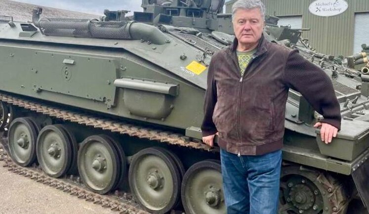 "Хочемо озброїти штурмовий батальйон": Порошенко купив у Британії партію бронемашин Spartan. ВІДЕО+ФОТОрепортаж