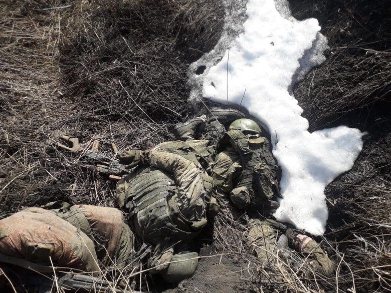 Трупы российских солдат без признаков насильственной смерти обнаружены на Харьковщине 05