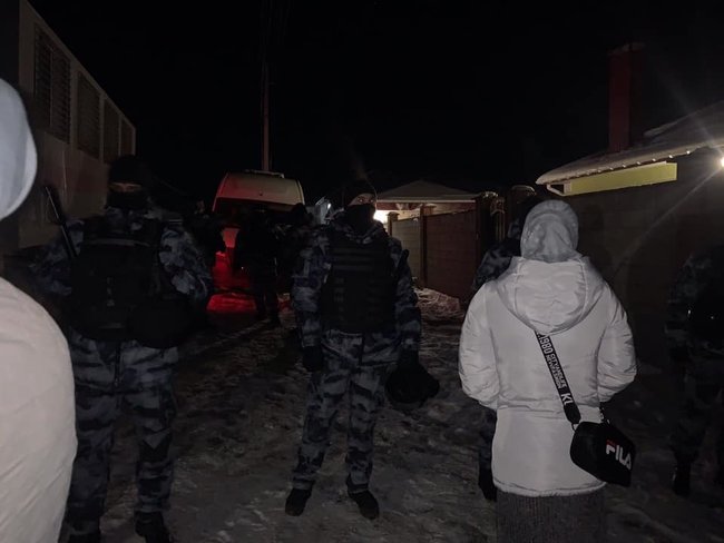 Five people detained in FSB raids on homes of Crimean Tatars 03