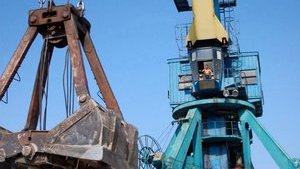 Киевский речной порт начал перевалку цемента