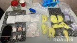 Изготавливал амфетамин на кухне и рассылал по почте: в Киеве задержали наркоторговца. ВИДЕО+ФОТОрепортаж