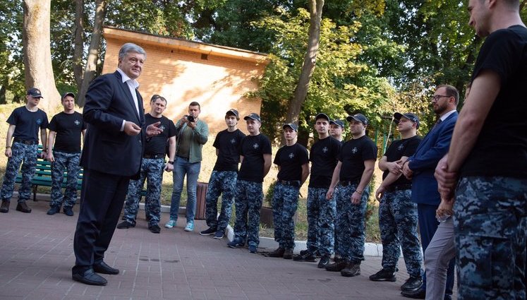 "Ми зробили все правильно", - звільнений моряк Оприско на зустрічі з Порошенком. ВIДЕО (оновлено)