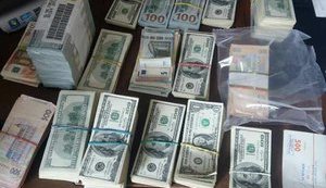 Gold, works of art, tons of cash seized from Kyiv tax service ex-Chief Nyzenko, - Interior Minister Avakov. PHOTOS