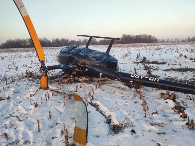 Вертолет Robinson 44 разбился в районе Борисполя, жертв нет, - СМИ 01